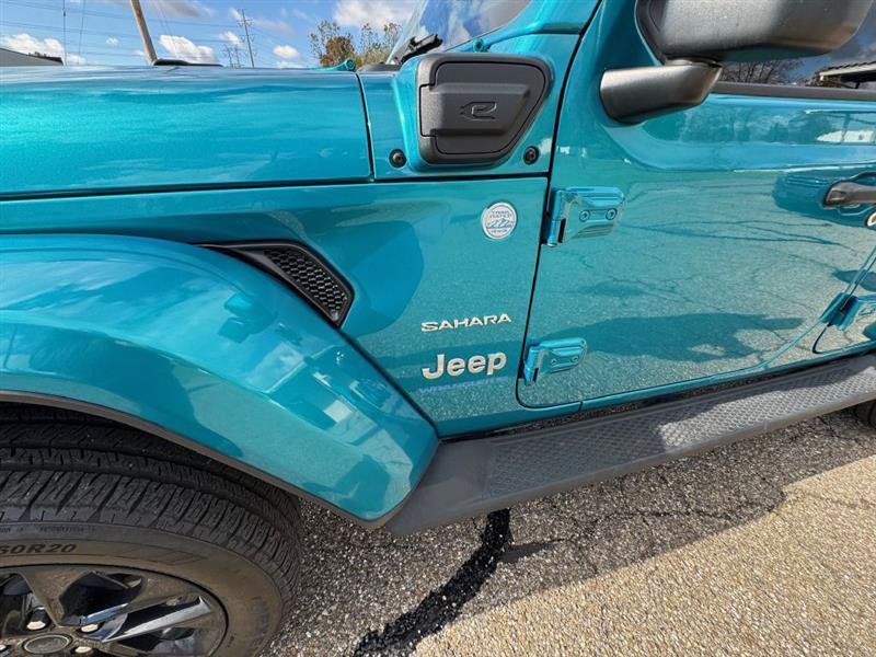 Used 2024 Jeep Wrangler Unlimited Sahara AWD/4WD image 25