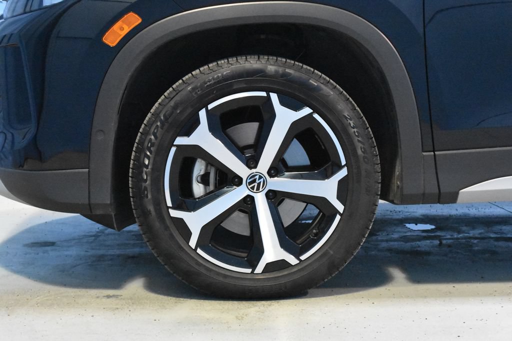 Certified 2026 Volkswagen Tiguan SE w/ Panoramic Sunroof Package AWD/4WD image 21