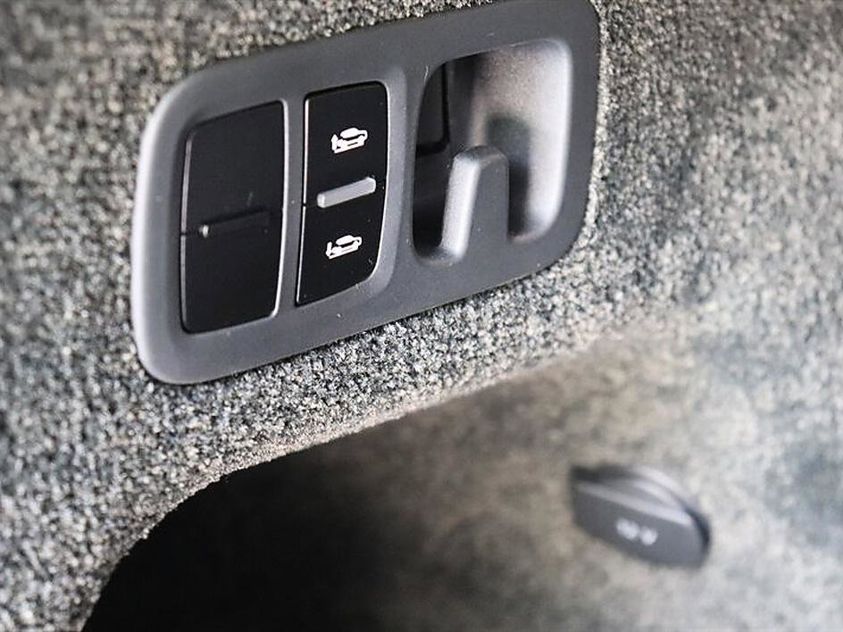 Used 2019 Bentley Bentayga AWD/4WD image 66