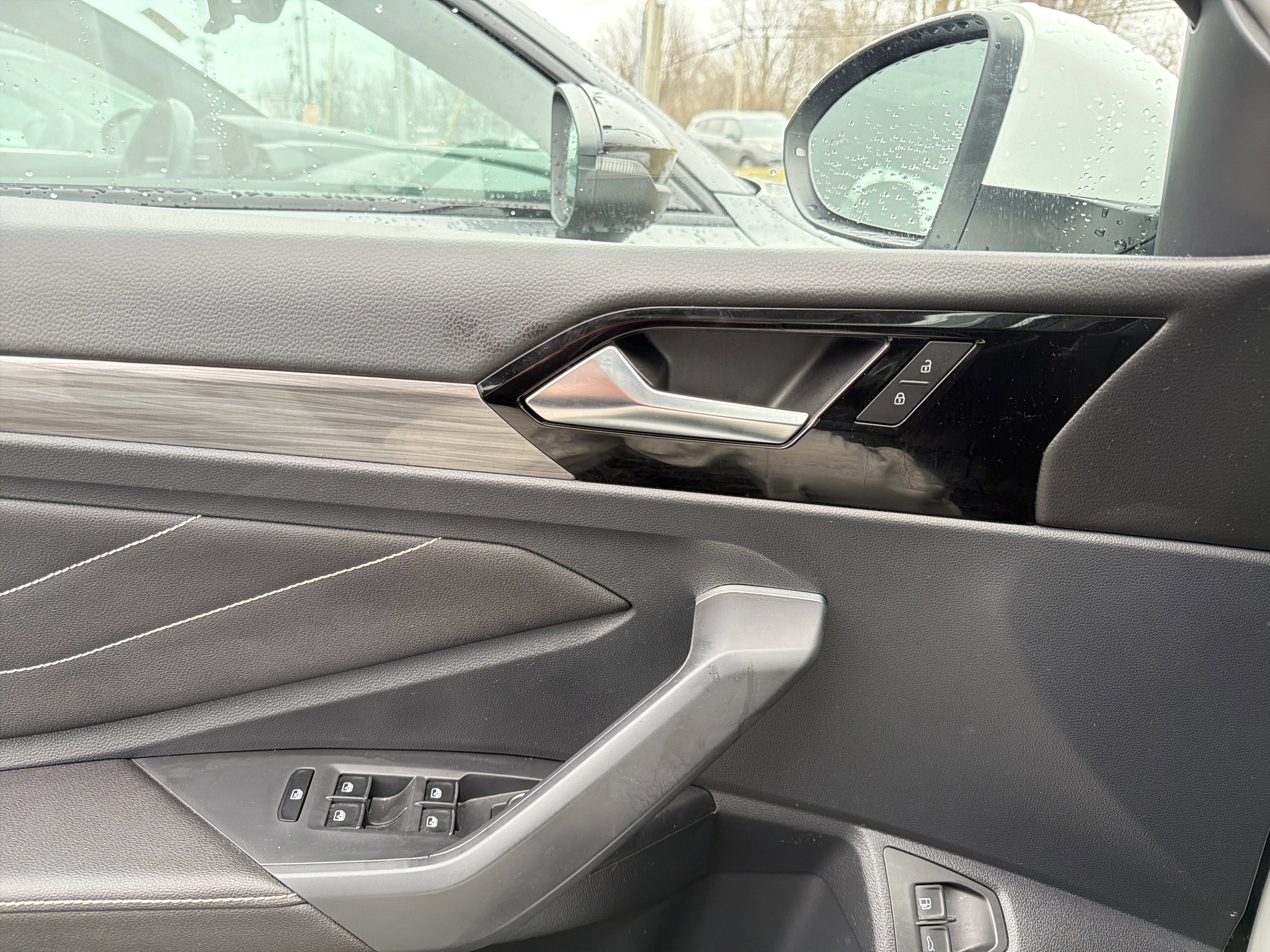 Used 2023 Volkswagen Jetta SEL FWD image 13