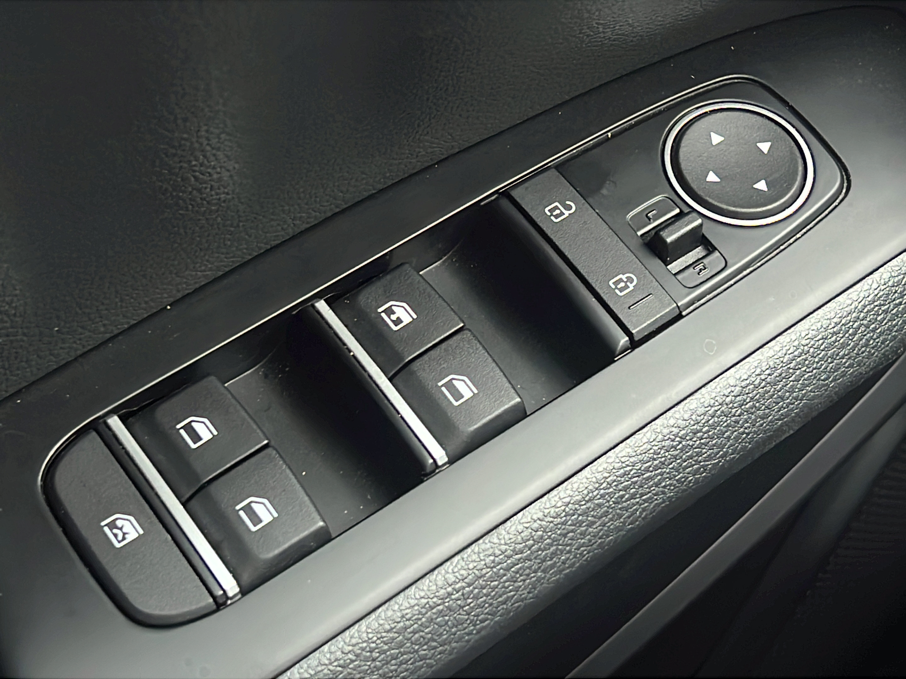 Certified 2025 Kia Soul LX w/ LX Technology Package FWD image 17
