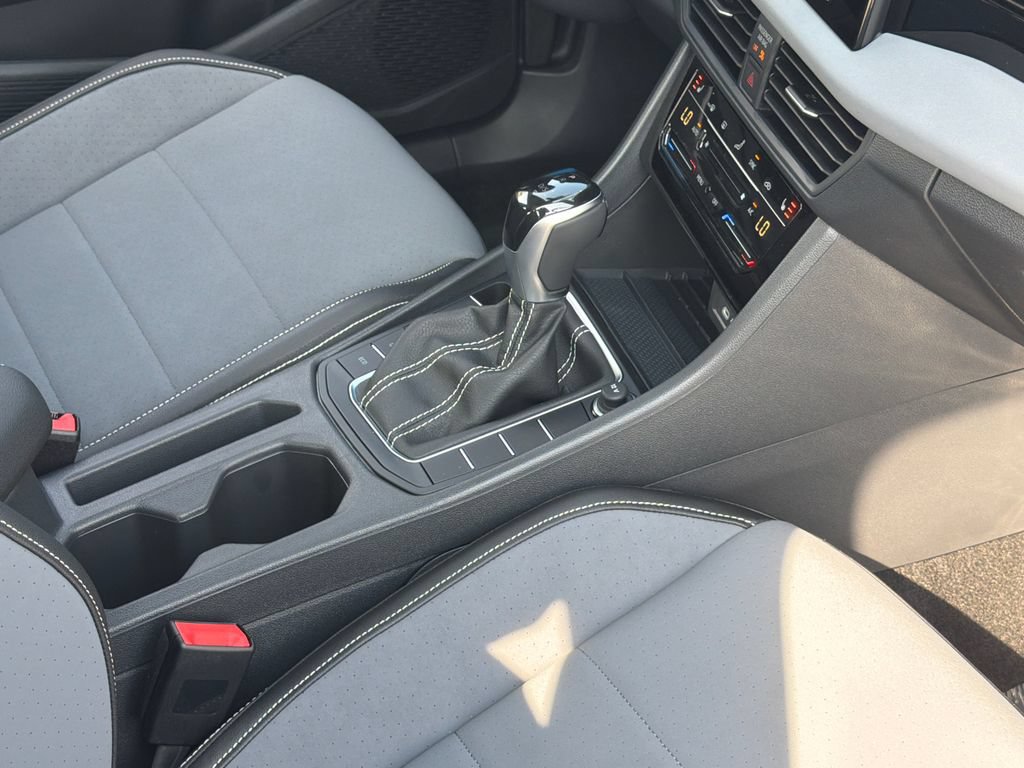 New 2026 Volkswagen Jetta SE FWD image 23