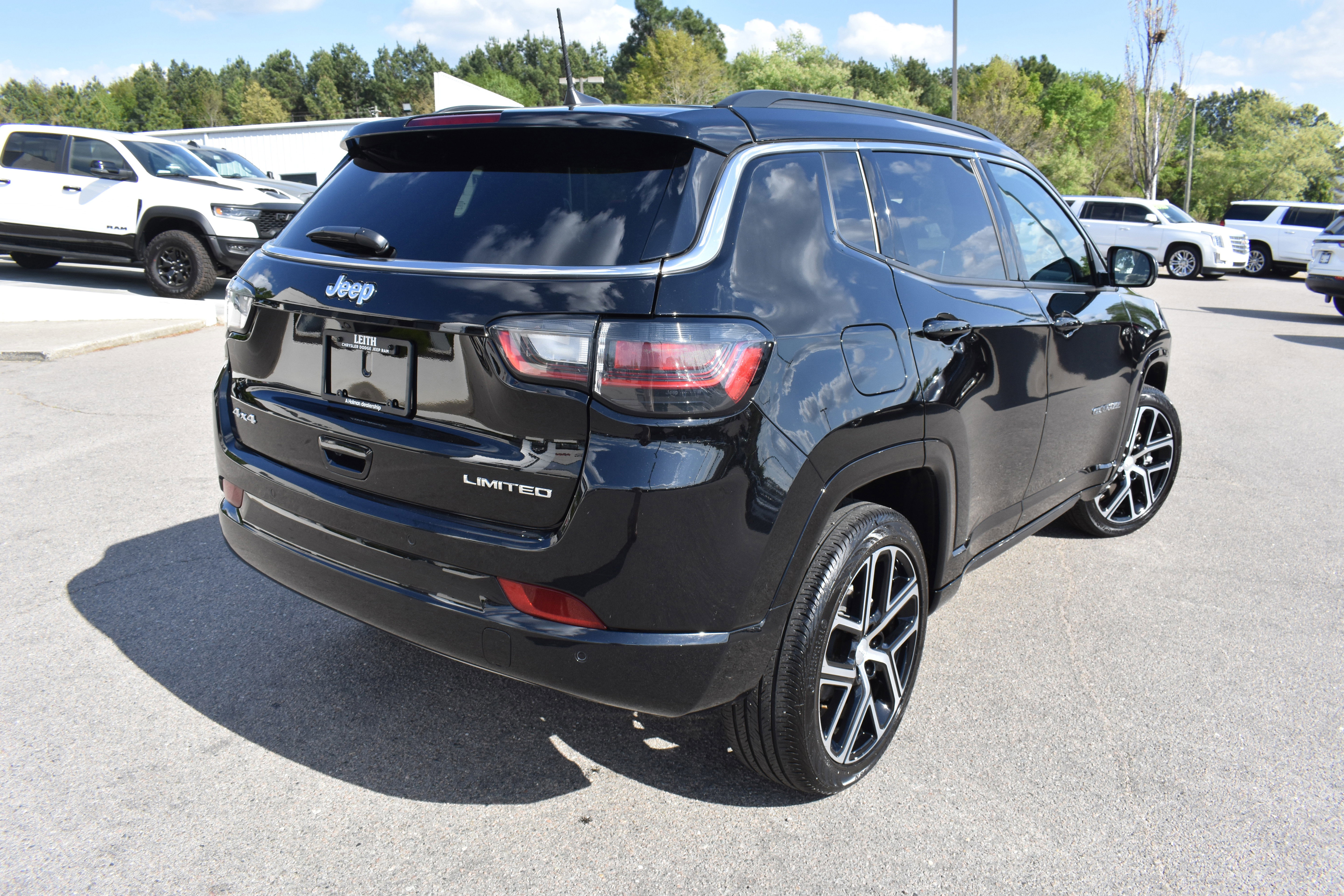 Used 2024 Jeep Compass Limited w/ Elite Group image 9