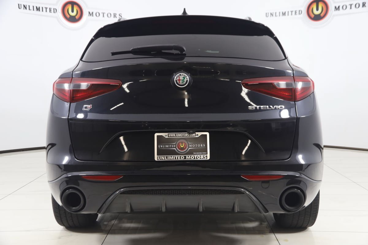Used 2023 Alfa Romeo Stelvio Veloce AWD/4WD image 44