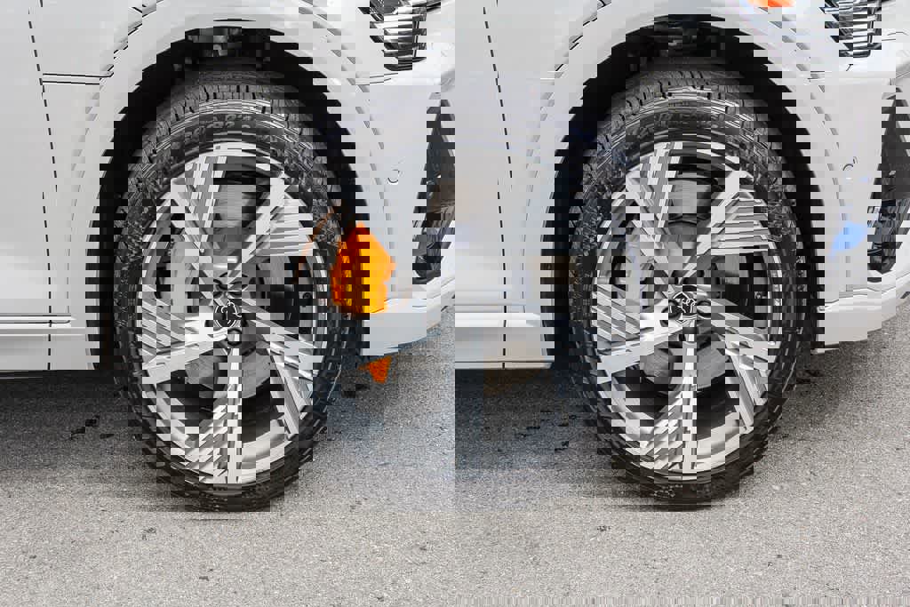 Used 2022 Audi e-tron Prestige w/ Prestige Package image 9