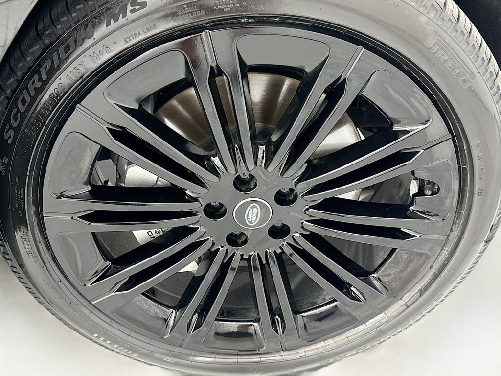 Used 2025 Land Rover Range Rover SE AWD/4WD image 31