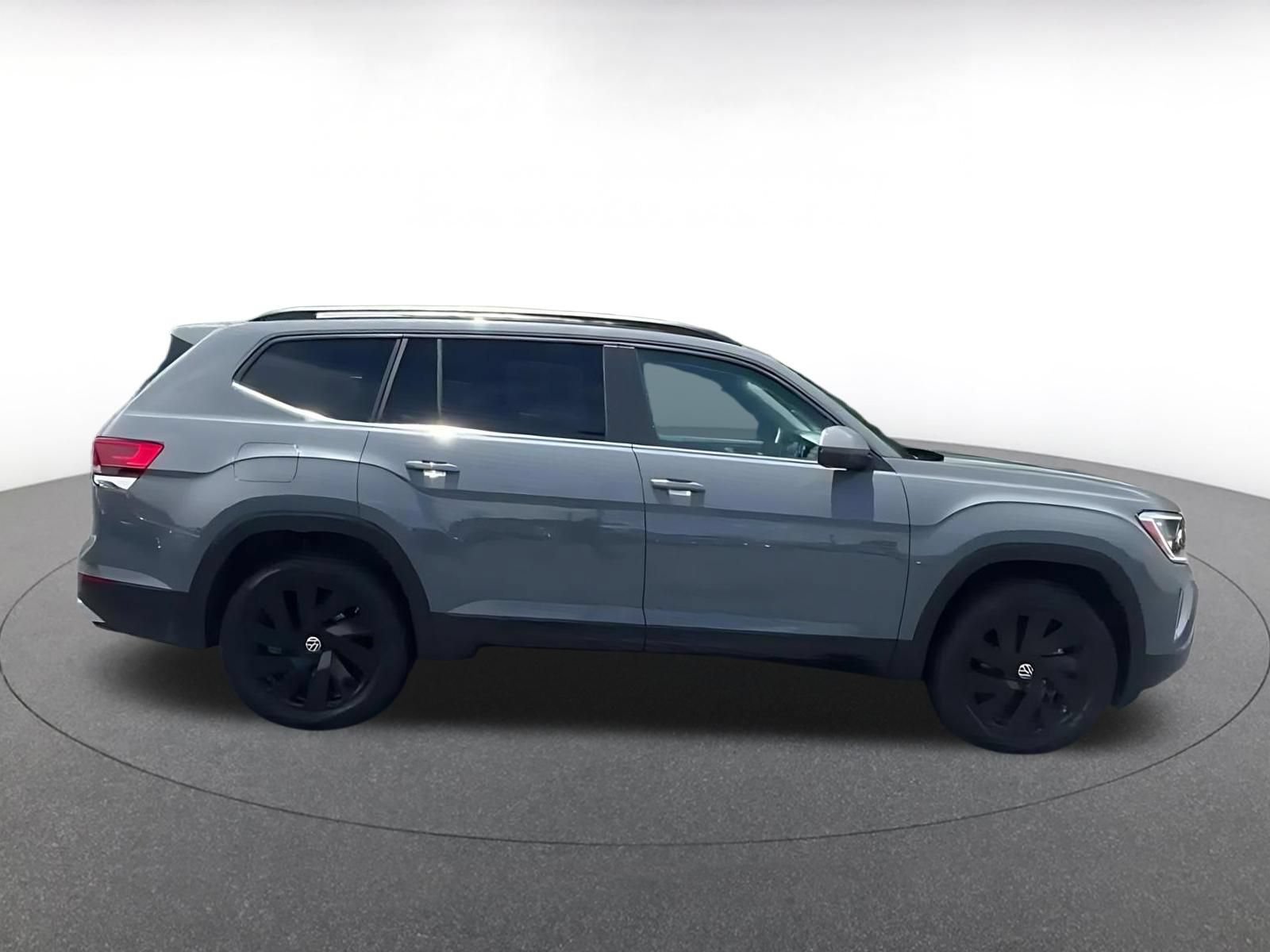 Used 2026 Volkswagen Atlas SE FWD image 16