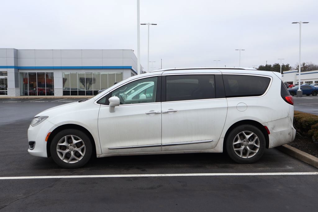 Used 2017 Chrysler Pacifica Touring-L Plus w/ Tire & Wheel Group image 6