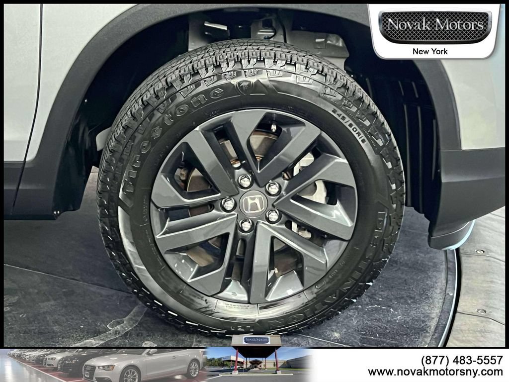 Used 2025 Honda Ridgeline Sport image 9