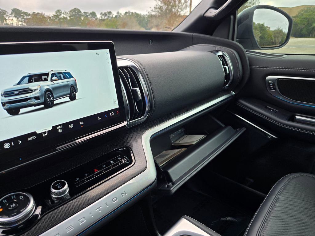 New 2025 Ford Expedition Platinum w/ Stealth Appearance Package image 44