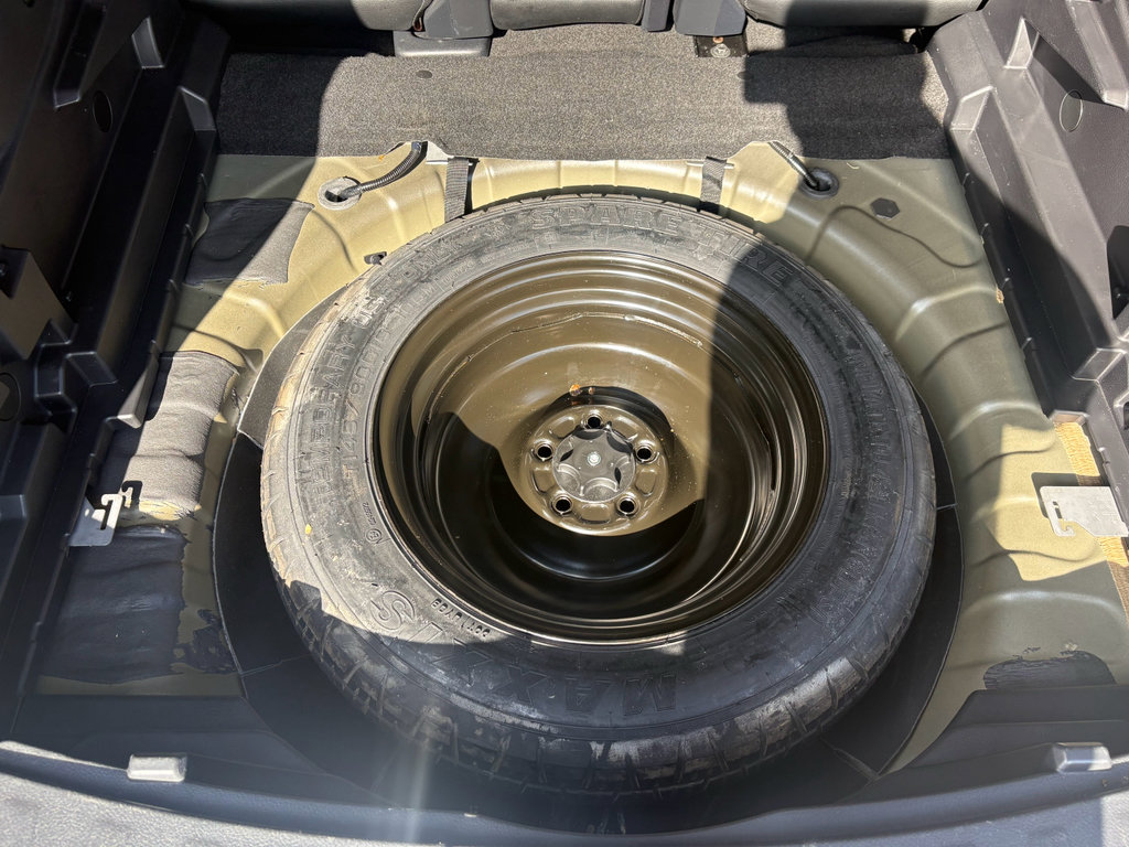 Used 2017 Nissan Rogue SV w/ Midnight Edition Package image 27