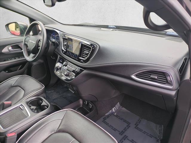 Used 2019 Chrysler Pacifica Limited w/ Advanced Safetytec Group FWD image 23