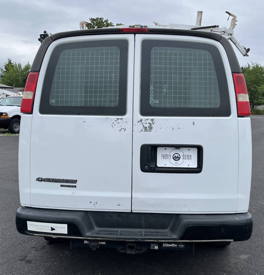 Used 2015 Chevrolet Express 2500 RWD image 6