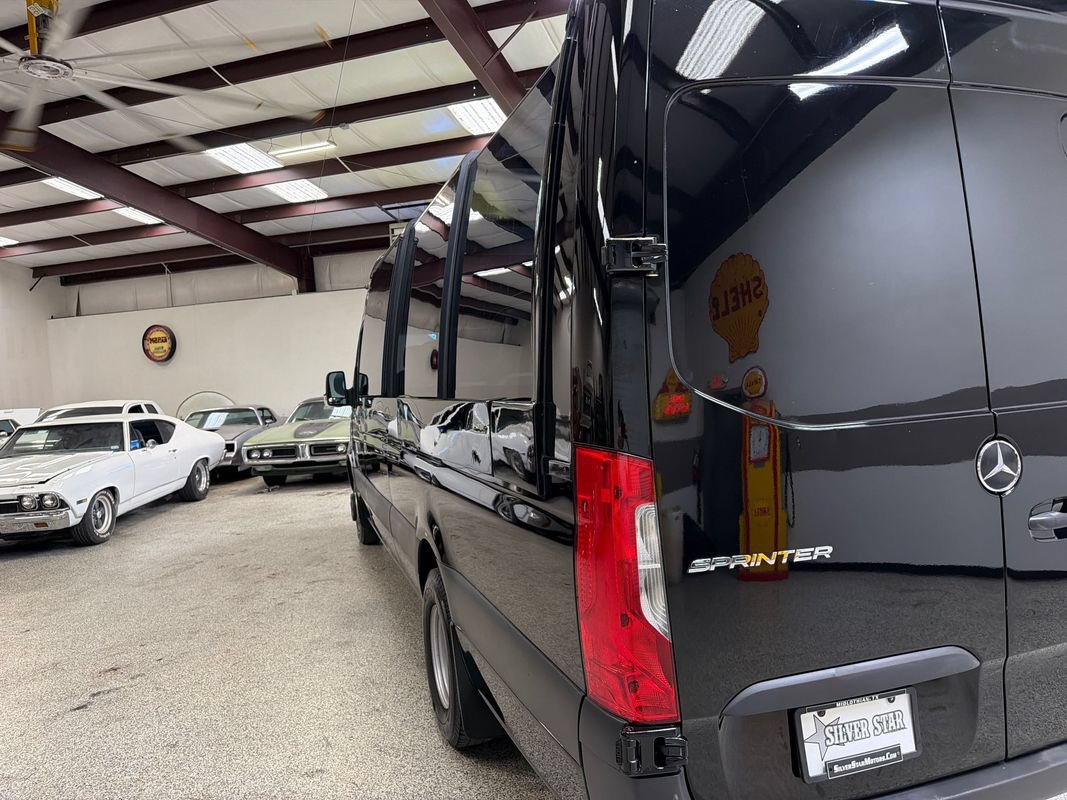 Used 2019 Mercedes-Benz Sprinter 170 Cargo image 15
