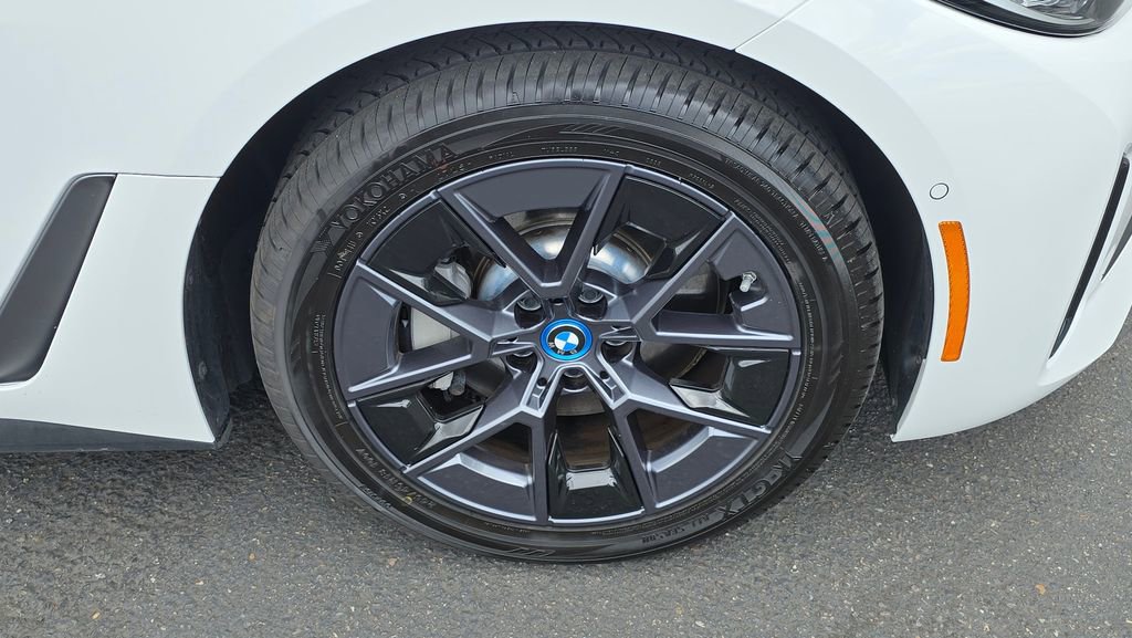 Used 2023 BMW i4 eDrive40 w/ Premium Package RWD image 10