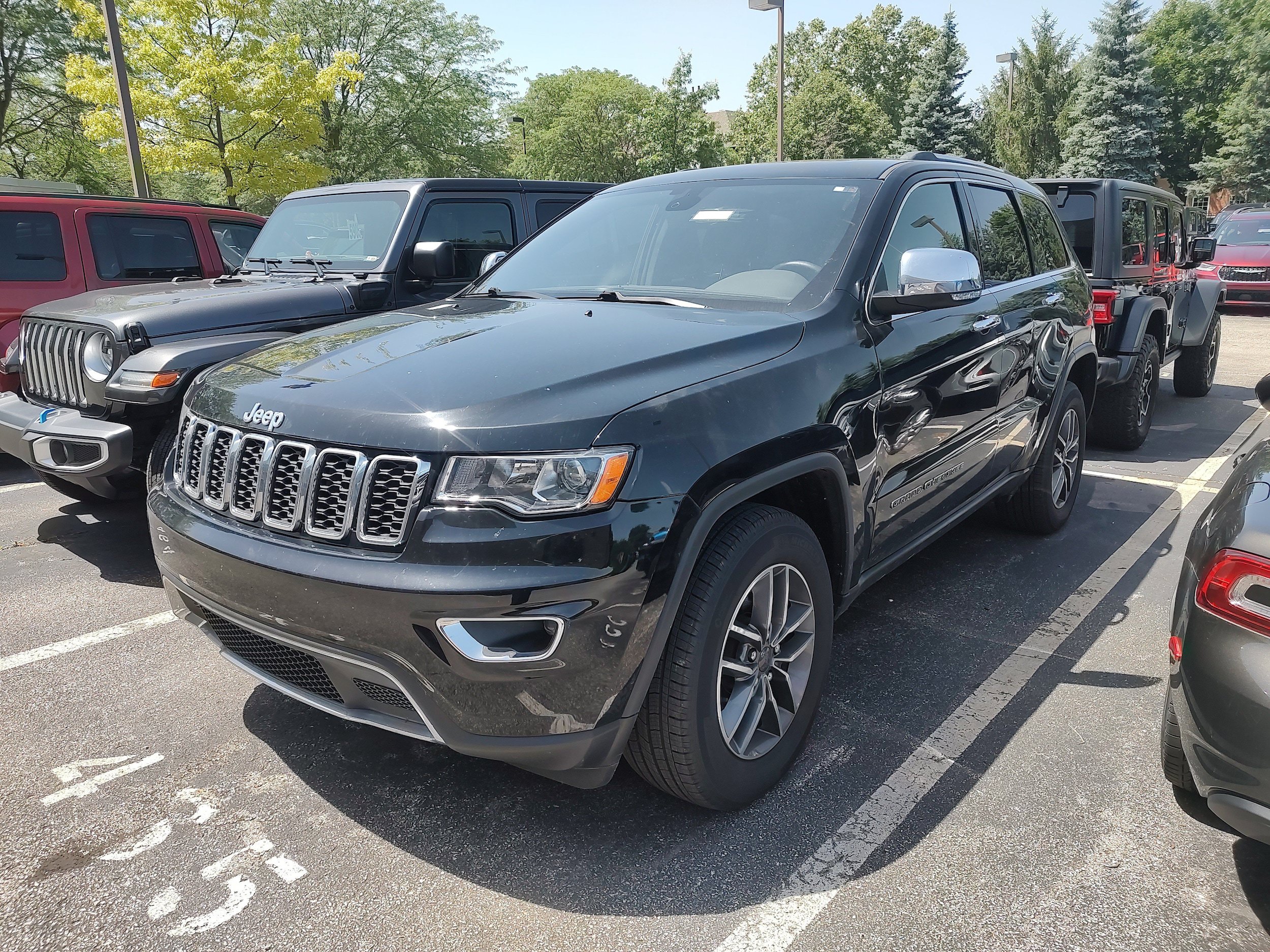 Used 2020 Jeep Grand Cherokee Limited w/ Luxury Group II AWD/4WD image 4