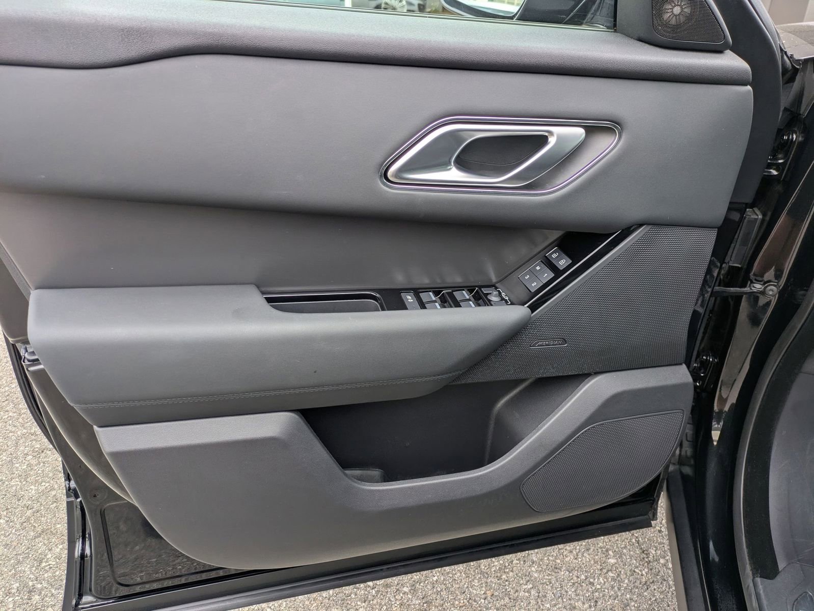 Used 2026 Land Rover Range Rover Velar S image 11