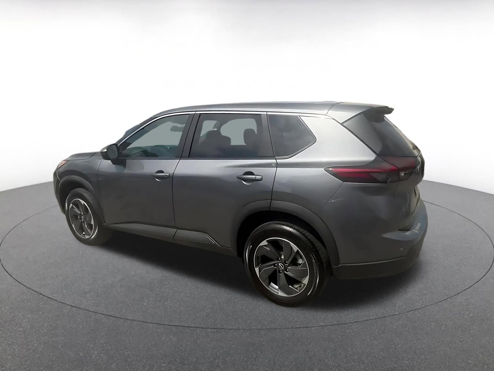 Used 2025 Nissan Rogue SV FWD image 15