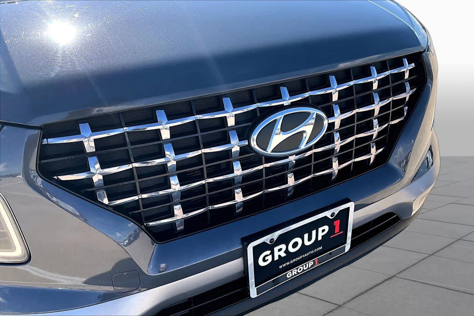 Certified 2023 Hyundai Venue SEL FWD image 30