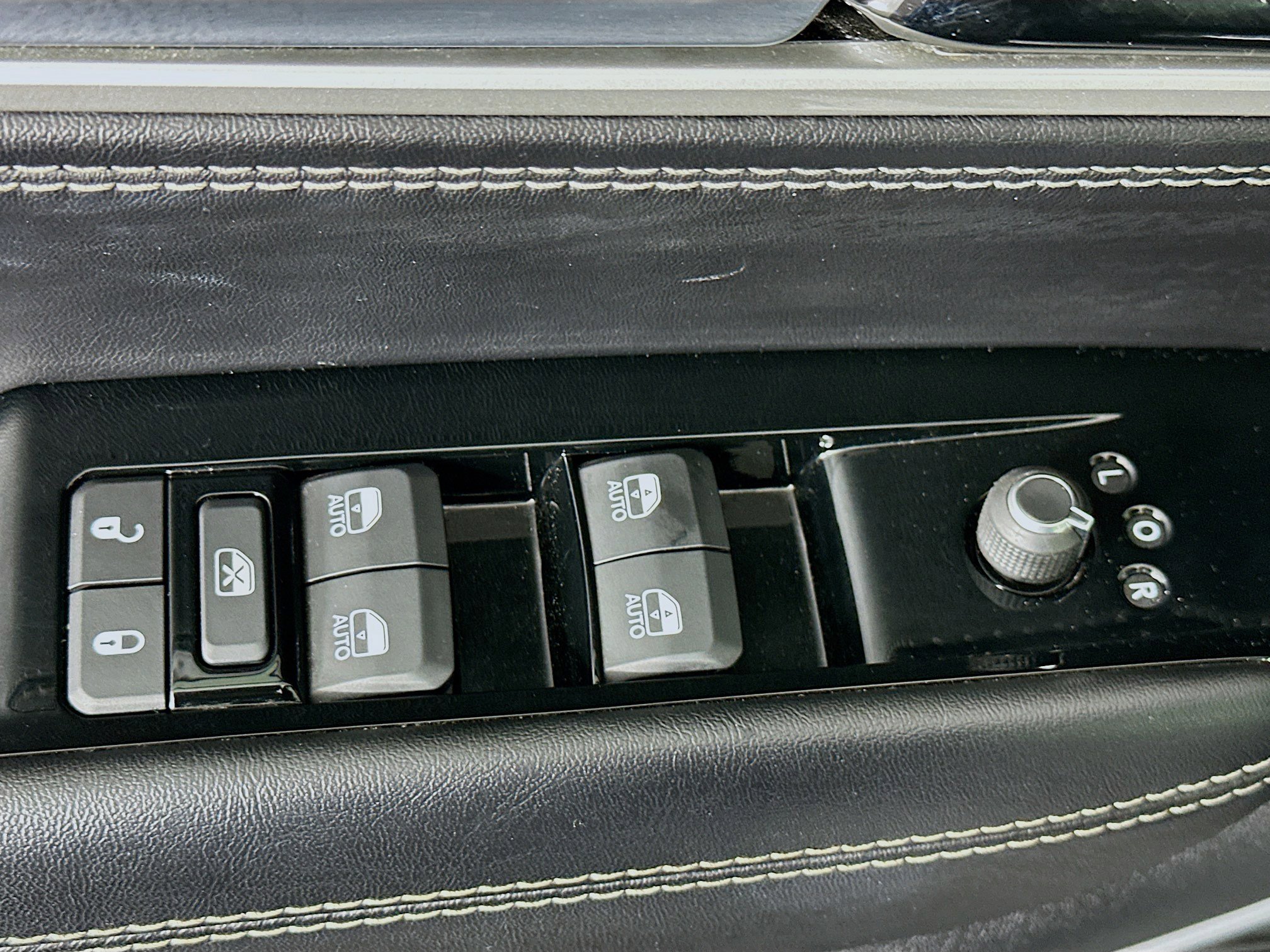 Used 2022 Jeep Wagoneer Series I w/ Rear Seat Video Group 1 image 15