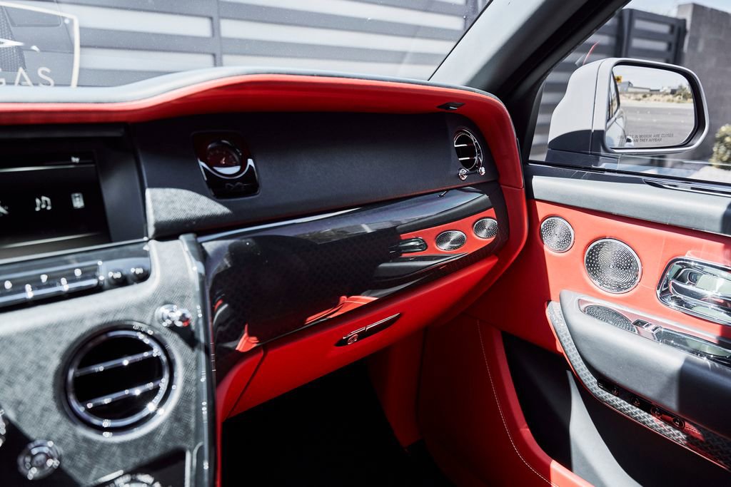 Used 2024 Rolls-Royce Cullinan Black Badge w/ Dark Exterior Package AWD/4WD image 90