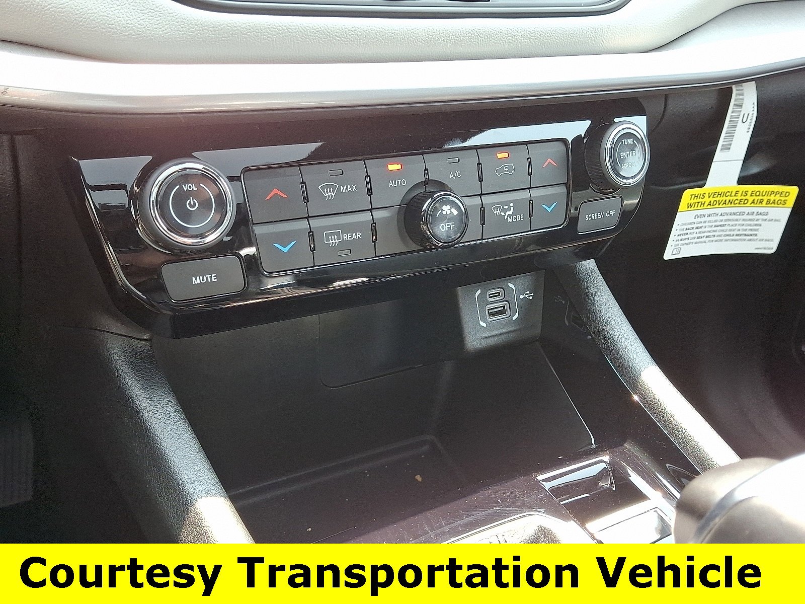 New 2025 Jeep Compass Limited w/ Sun & Sound Group image 10