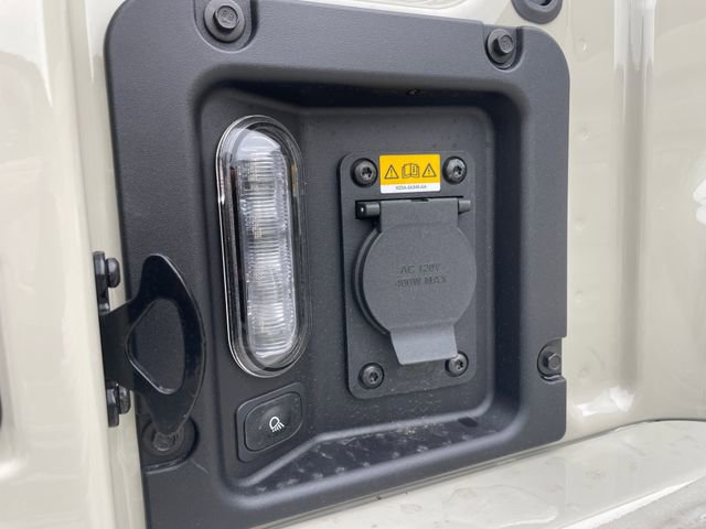 New 2025 Ford Maverick XLT w/ XLT Luxury Package image 23