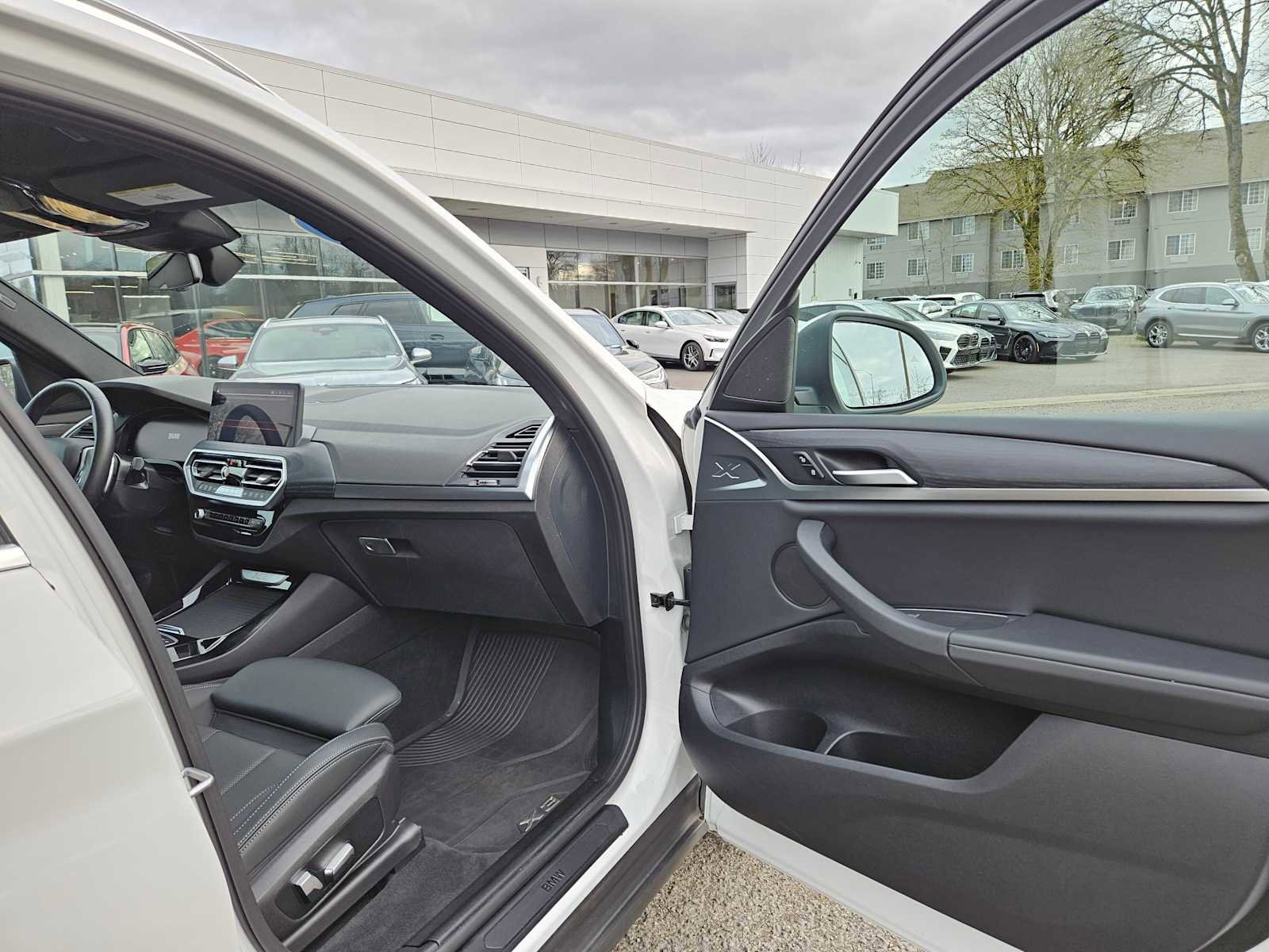 Used 2023 BMW X3 xDrive30i w/ Premium Package image 10