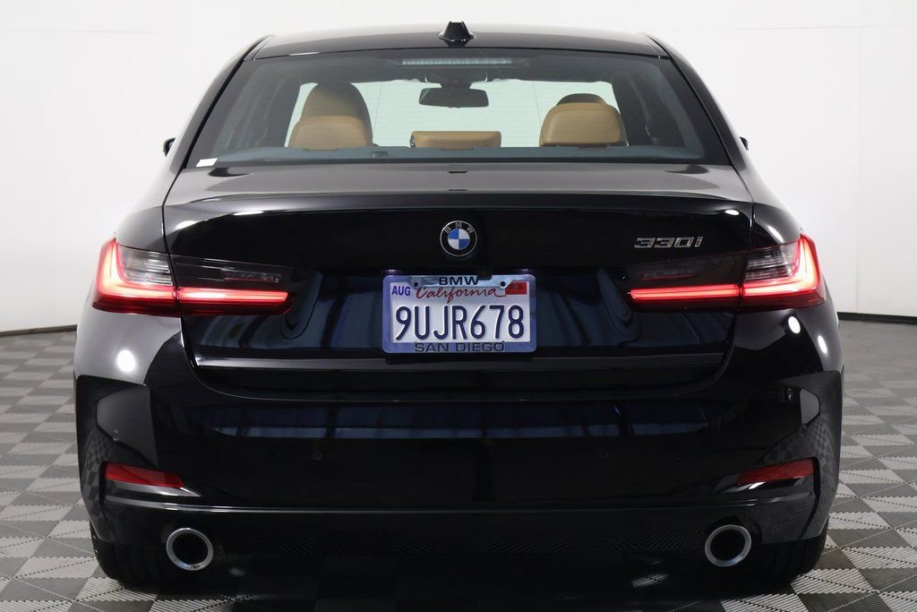 Used 2025 BMW 330i Sedan w/ Convenience Package image 5
