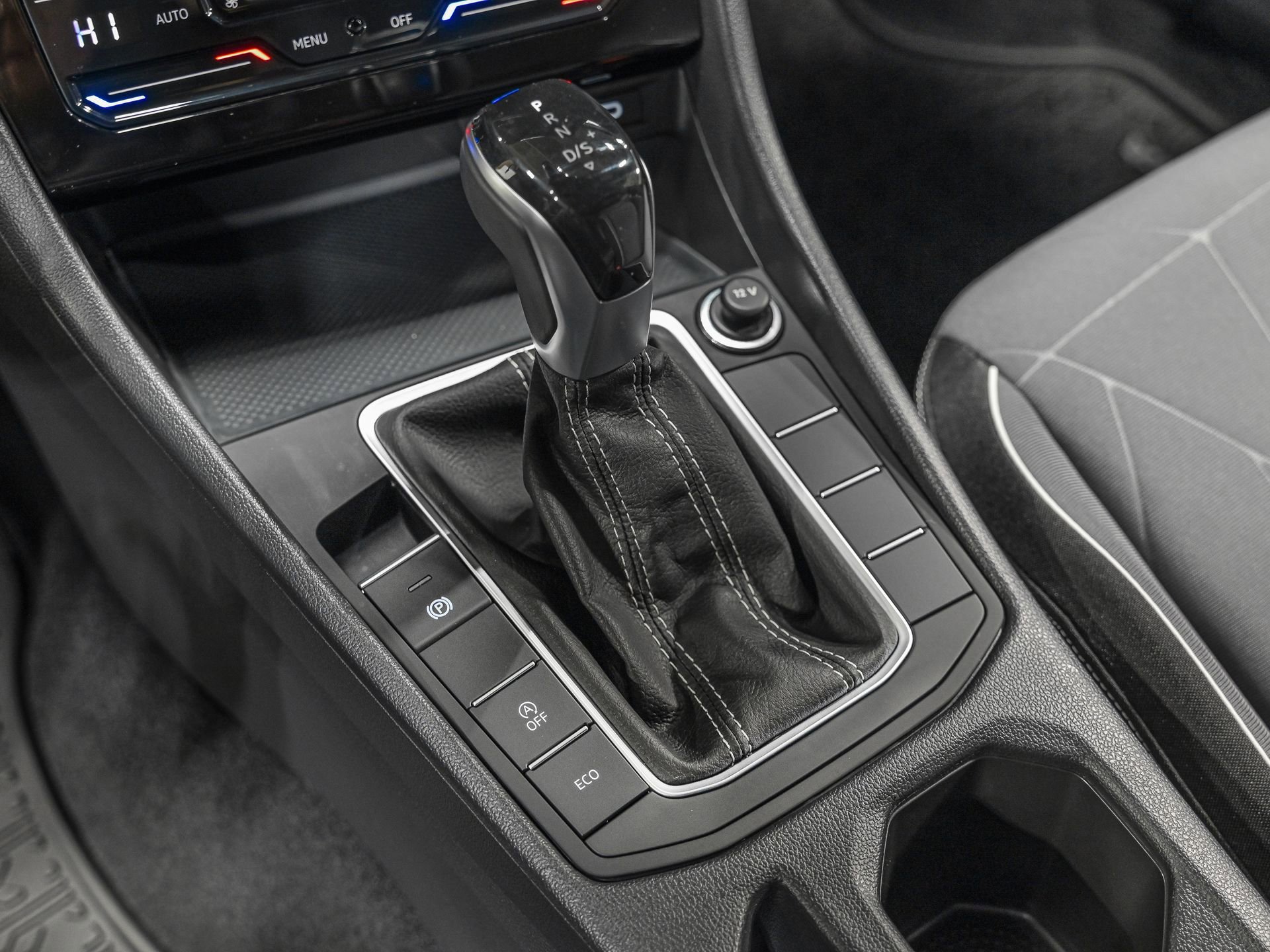 Used 2025 Volkswagen Jetta Sport image 23