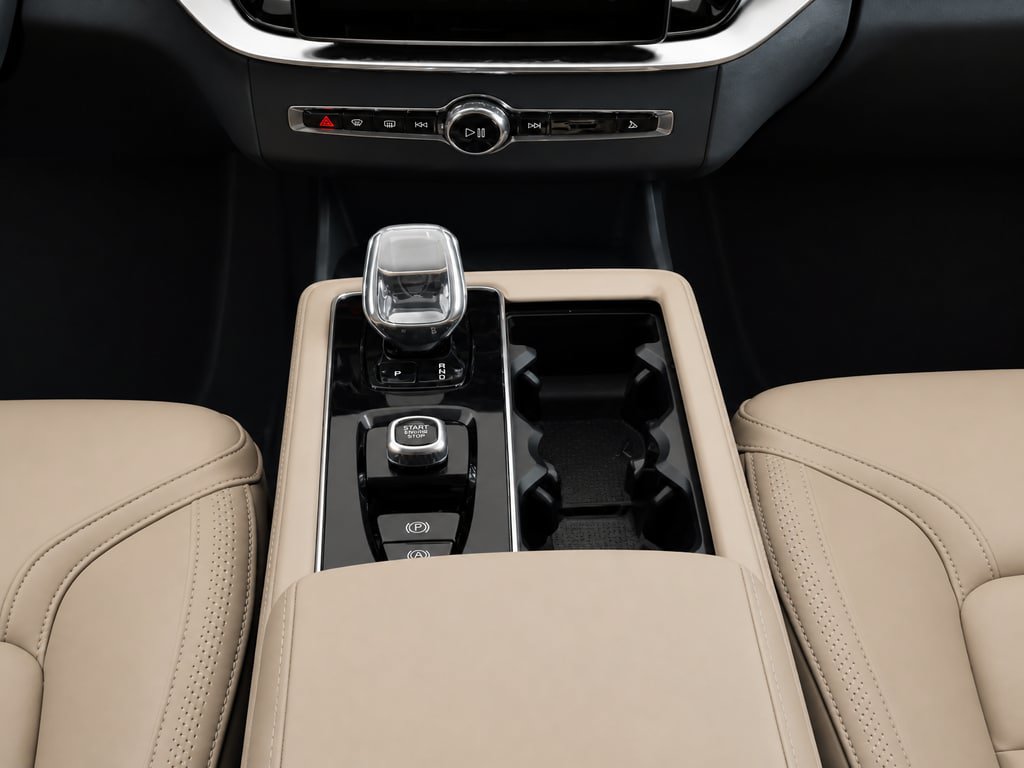 Certified 2026 Volvo XC90 B5 Core AWD/4WD image 15