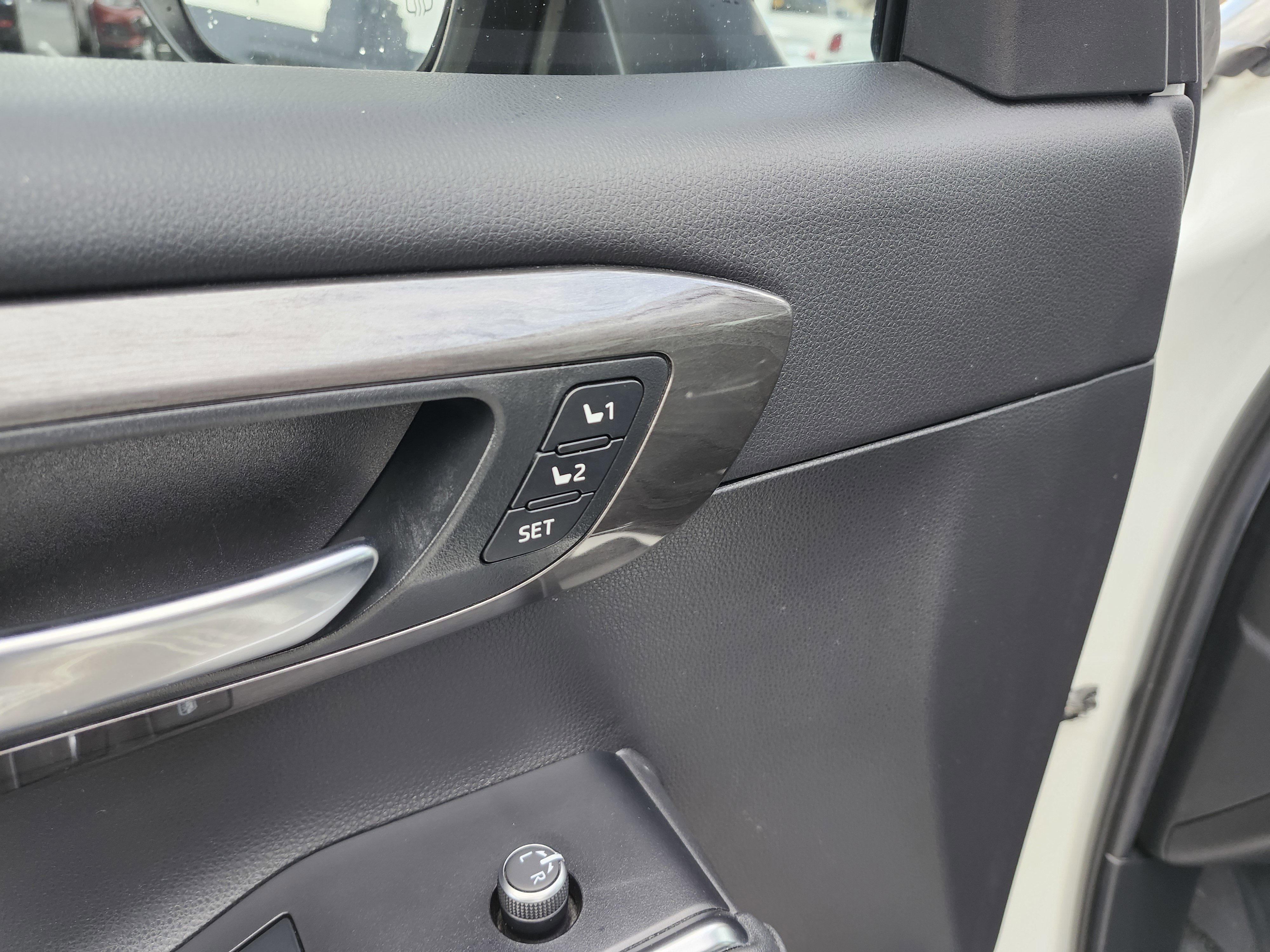 Used 2021 Toyota Highlander Limited image 34