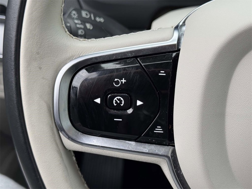 Certified 2024 Volvo XC90 B5 Core w/ Protection Package Premier image 19