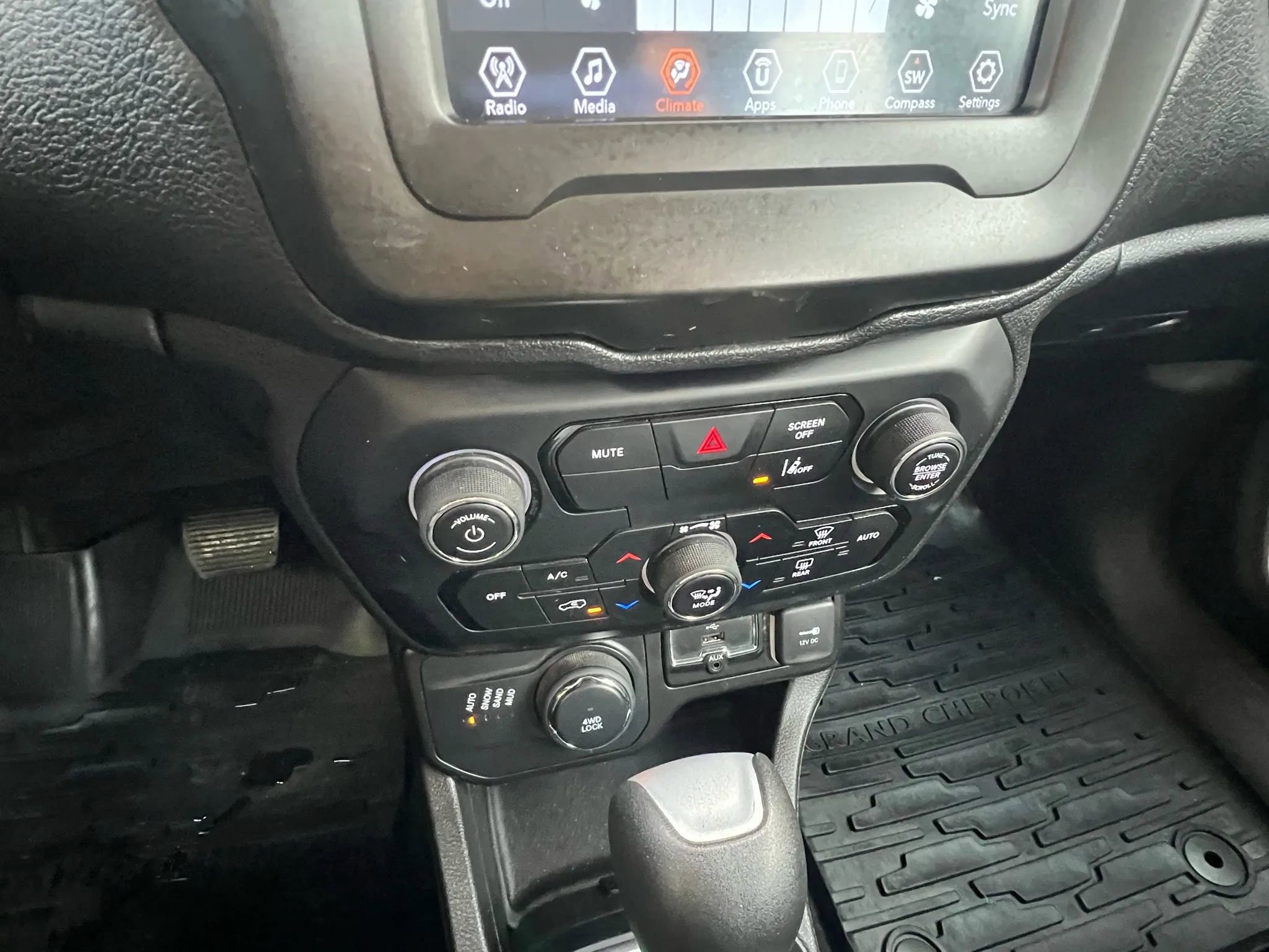 Used 2021 Jeep Renegade Sport image 18