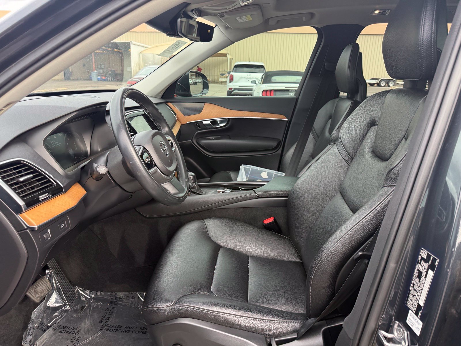 Used 2021 Volvo XC90 T6 Momentum w/ Advanced Package AWD/4WD image 14