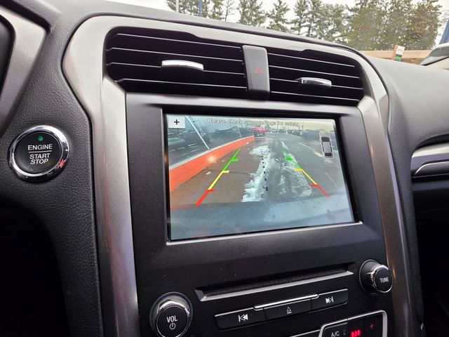 Used 2017 Ford Fusion SE w/ Fusion SE Technology Package FWD image 20