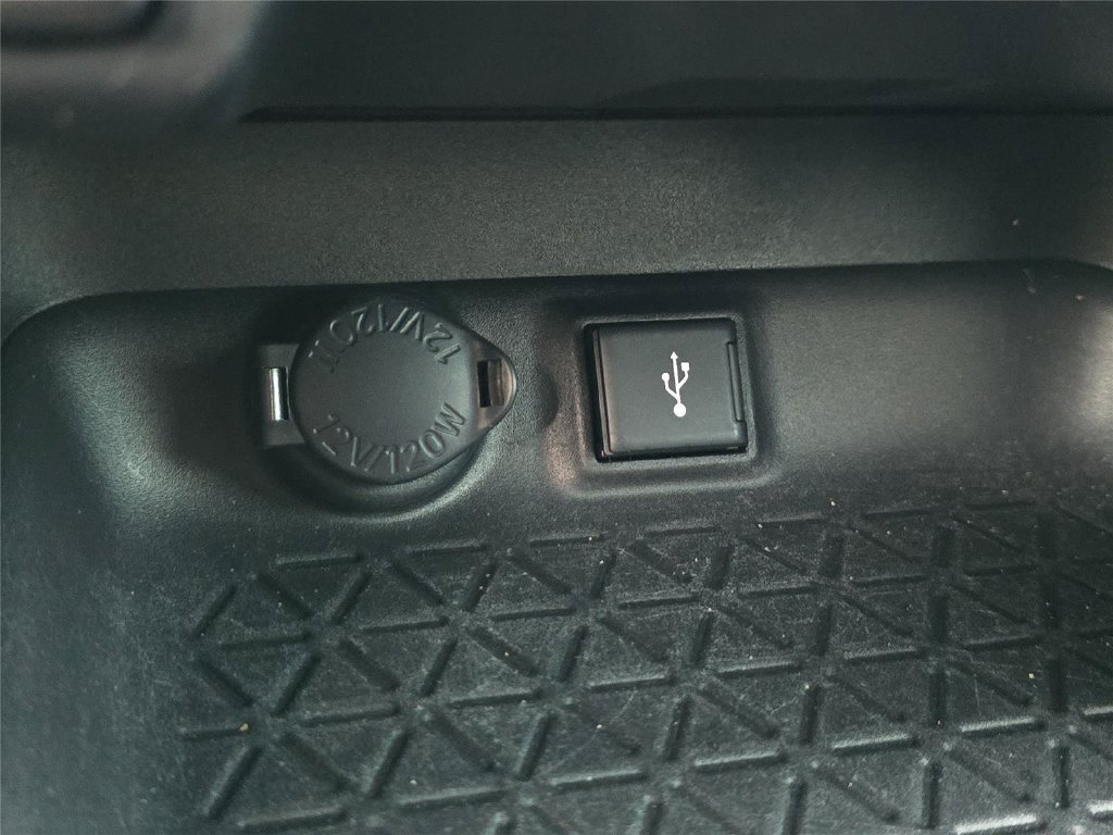 Used 2020 Toyota RAV4 LE FWD image 18