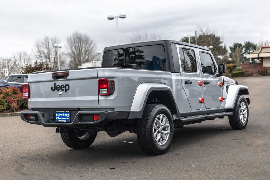 Used 2023 Jeep Gladiator Sport image 10