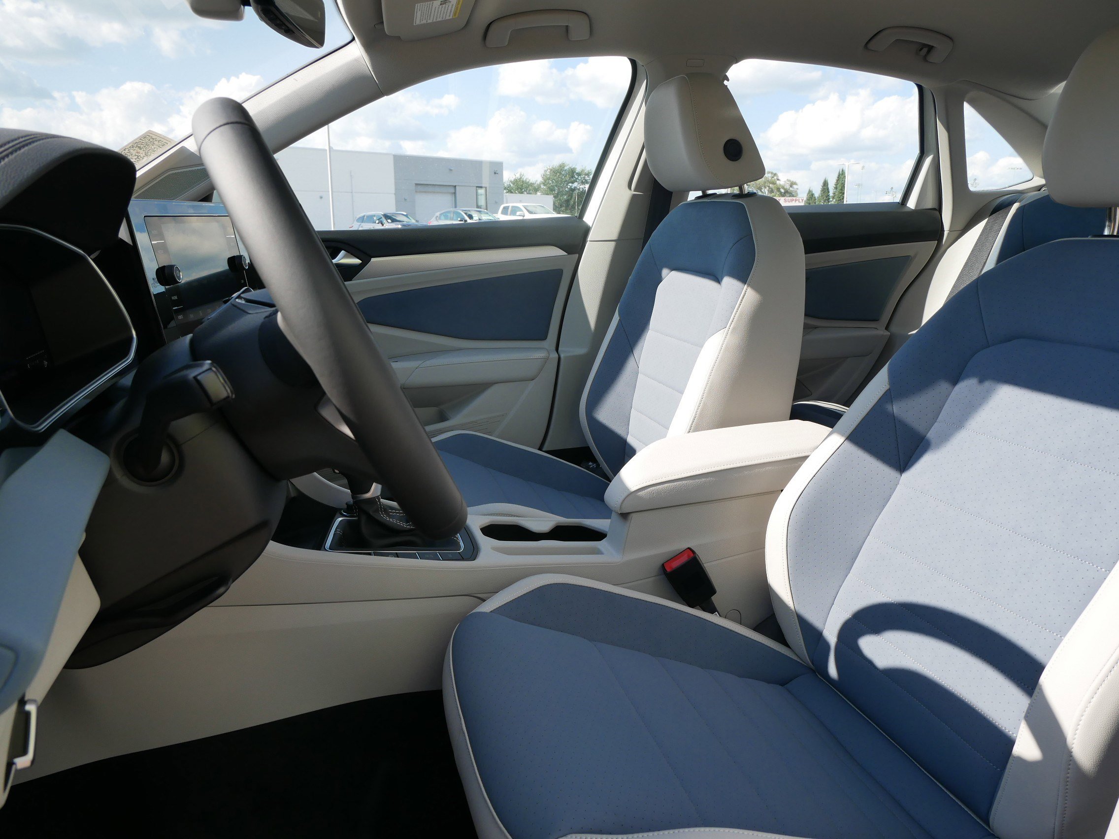 New 2025 Volkswagen Jetta SE FWD image 4