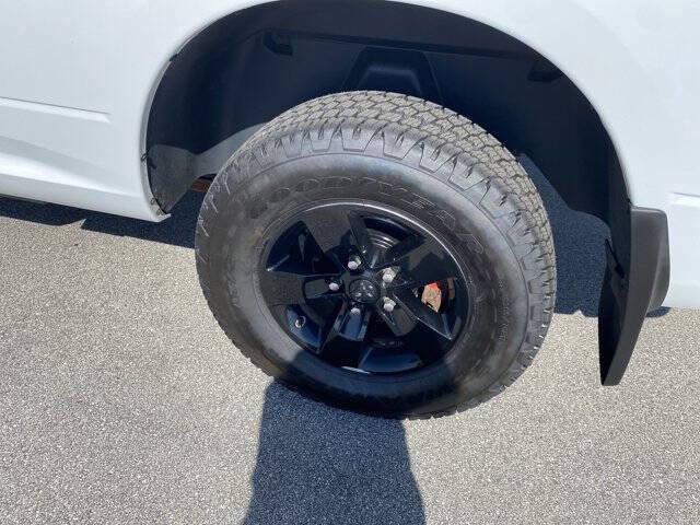 Used 2018 RAM 1500 ST w/ SXT Appearance Group AWD/4WD image 7