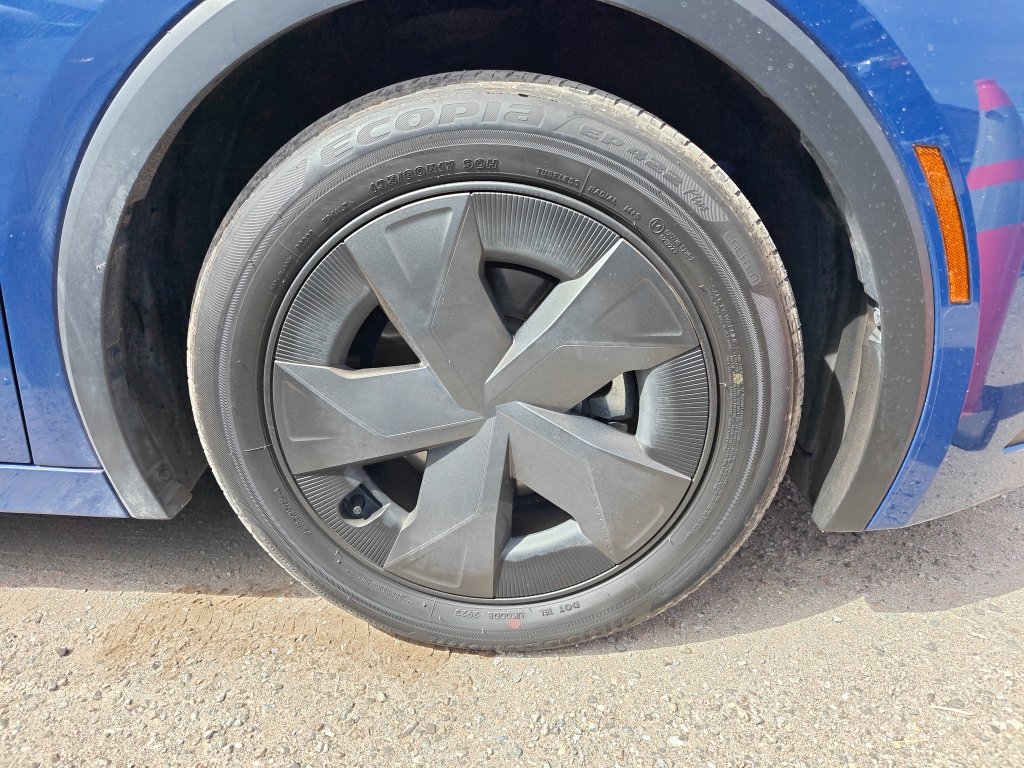 Used 2023 Toyota Prius LE image 30