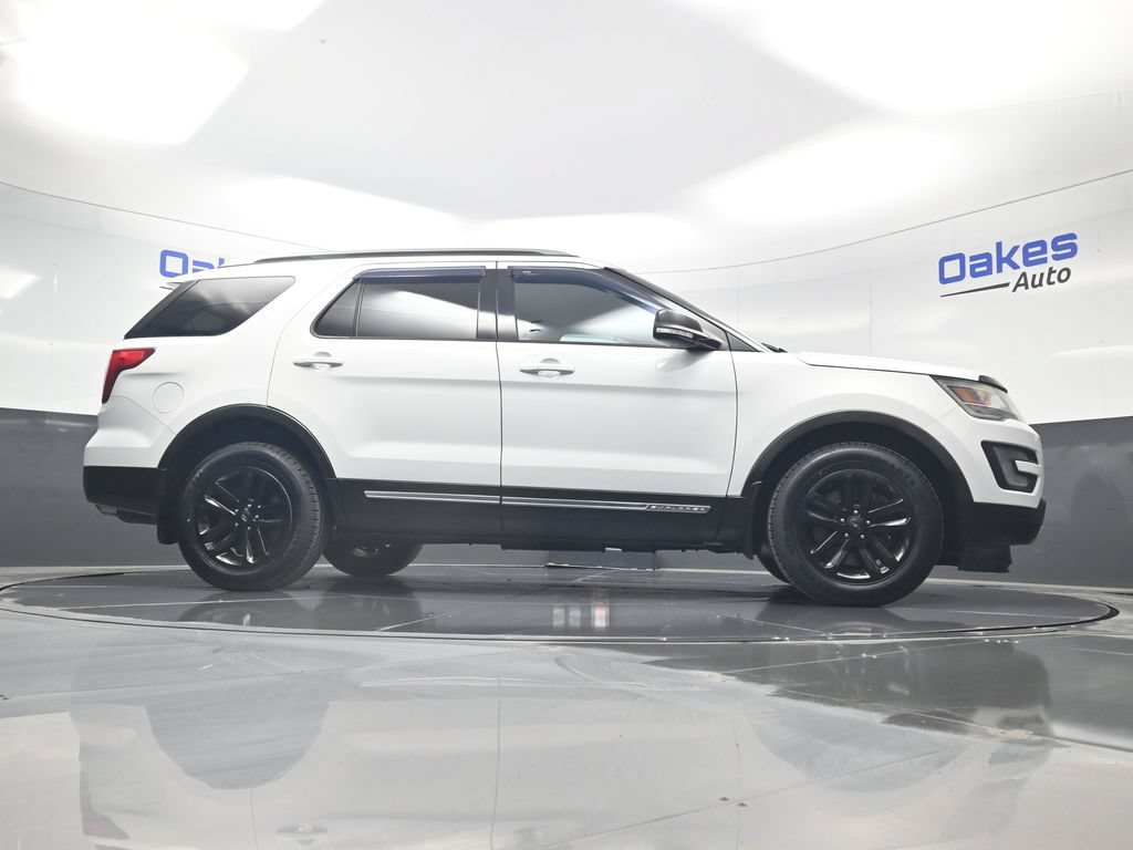 Used 2017 Ford Explorer XLT FWD image 42