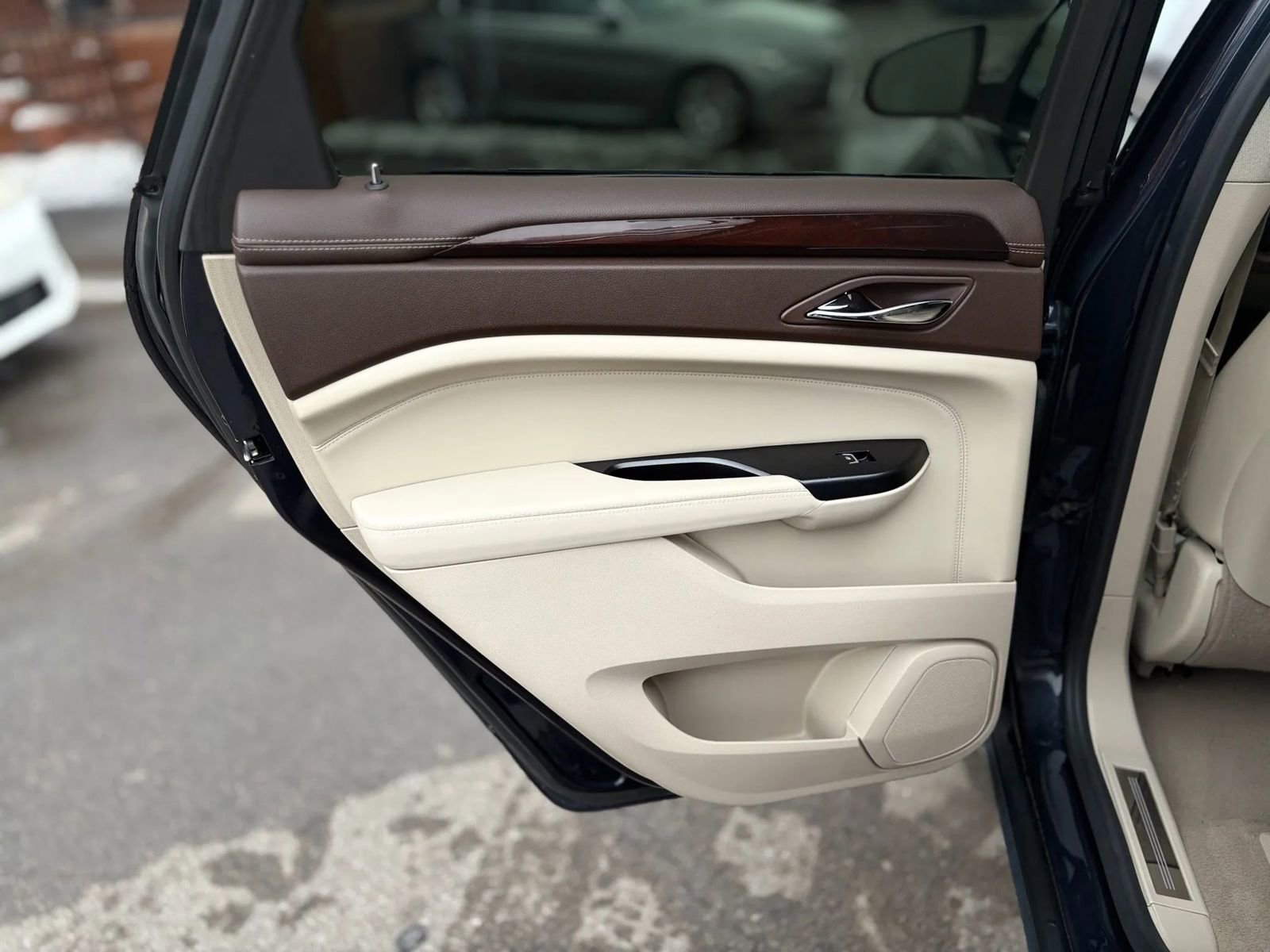 Used 2015 Cadillac SRX Premium w/ Driver Assist Package AWD/4WD image 12