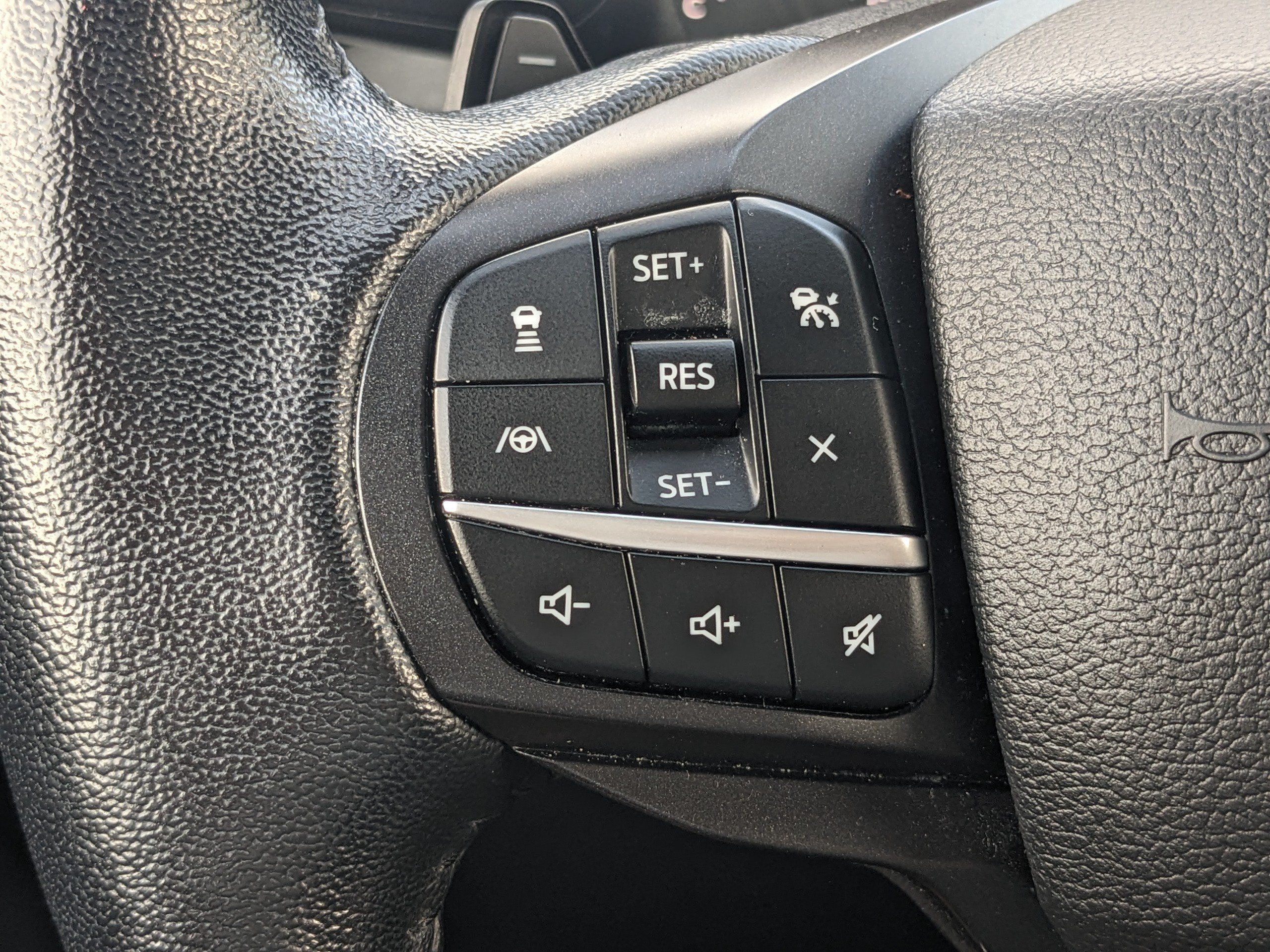 Used 2020 Ford Explorer XLT w/ Equipment Group 202A RWD image 19