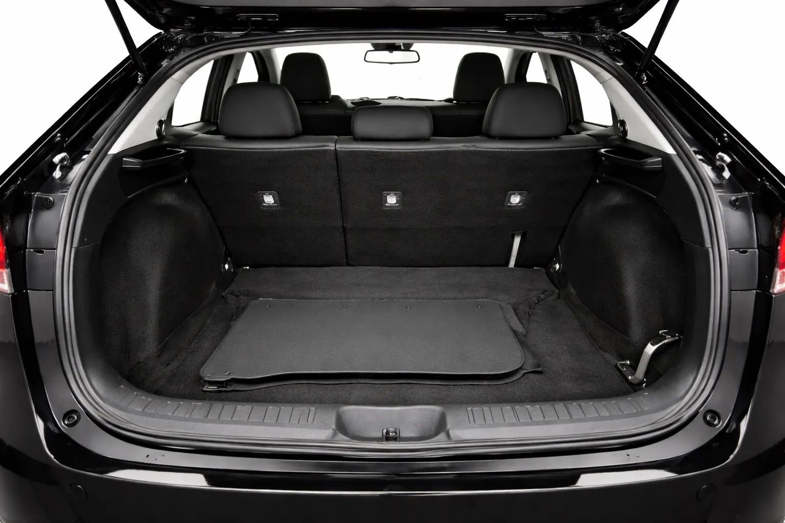 Used 2024 Toyota Prius LE image 14