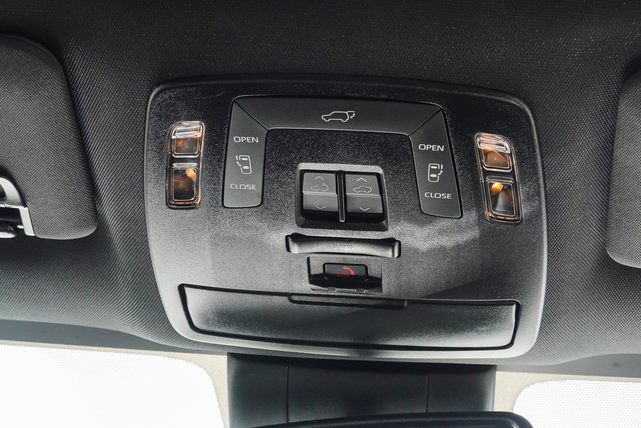 Certified 2025 Toyota Sienna XLE Woodland Edition AWD/4WD image 31