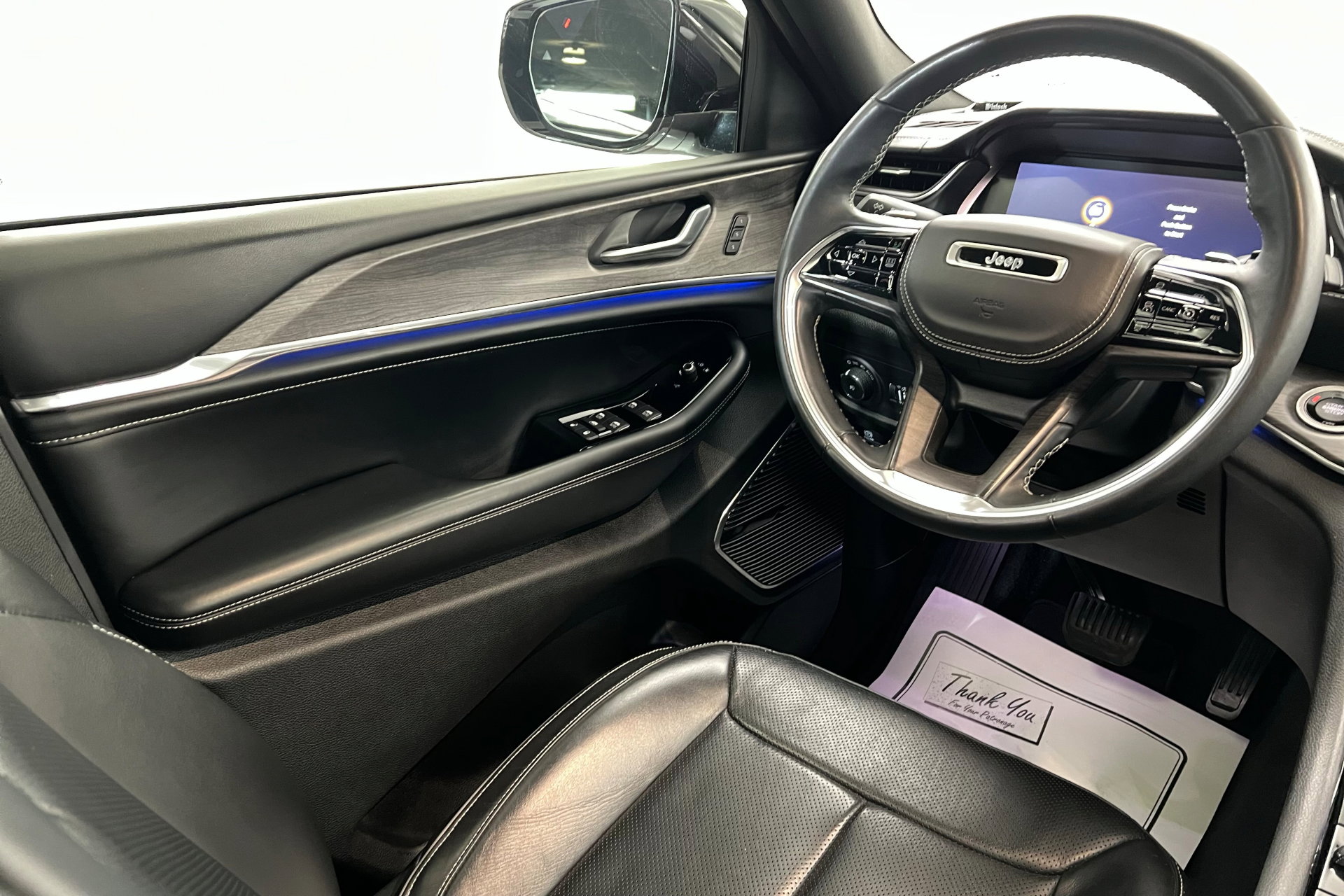 Certified 2022 Jeep Grand Cherokee Overland image 11