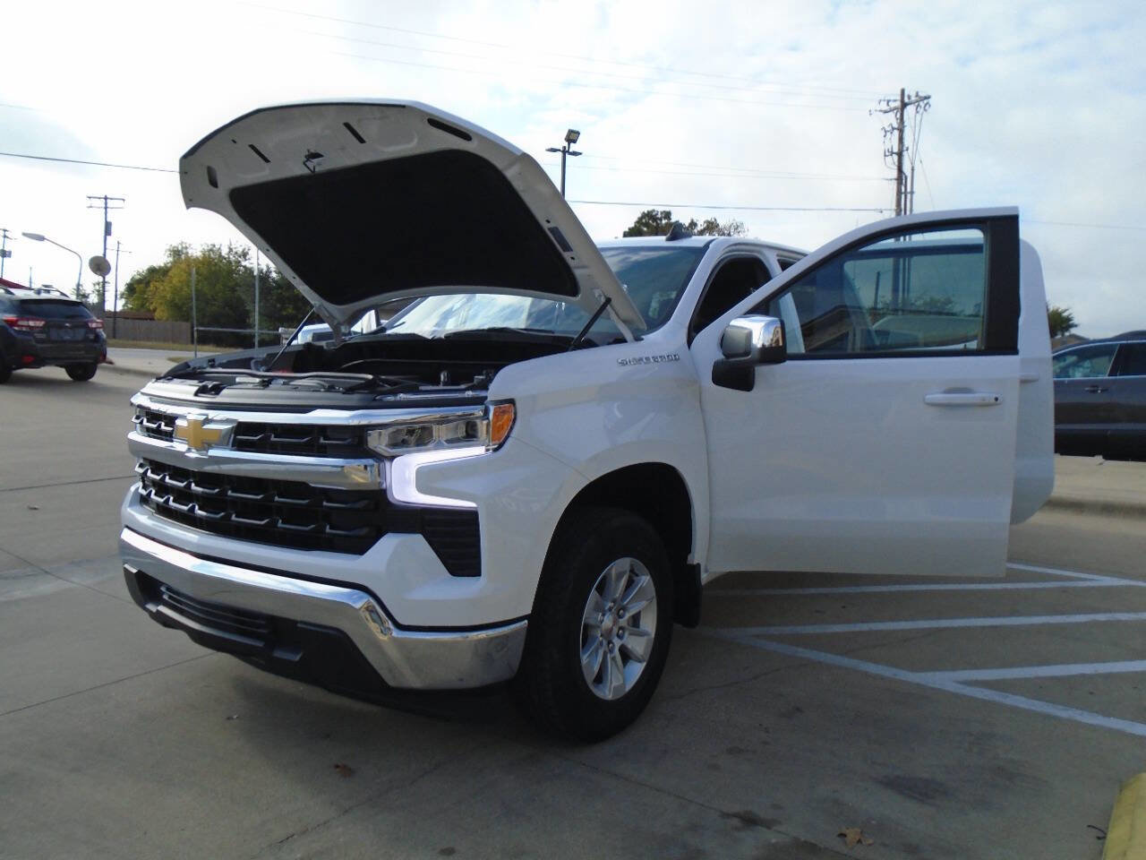 Used 2025 Chevrolet Silverado 1500 LT RWD image 26