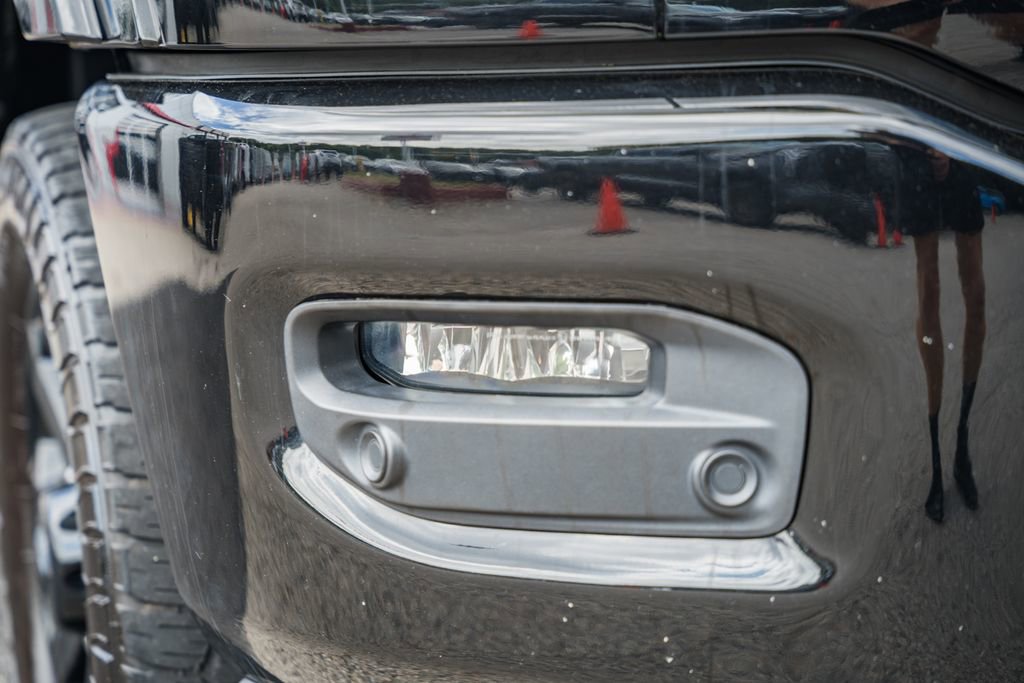 Used 2019 RAM 2500 Laramie AWD/4WD image 13