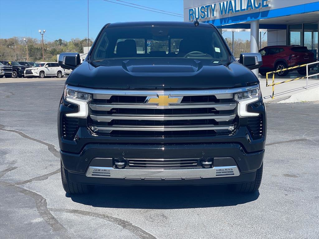 Used 2024 Chevrolet Silverado 1500 High Country w/ Technology Package image 2